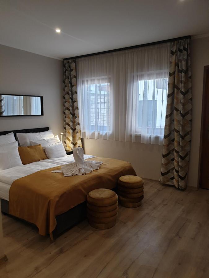 Indium City Panzio Eger Exterior foto